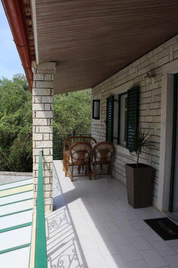 Apartment Paxos Rock *