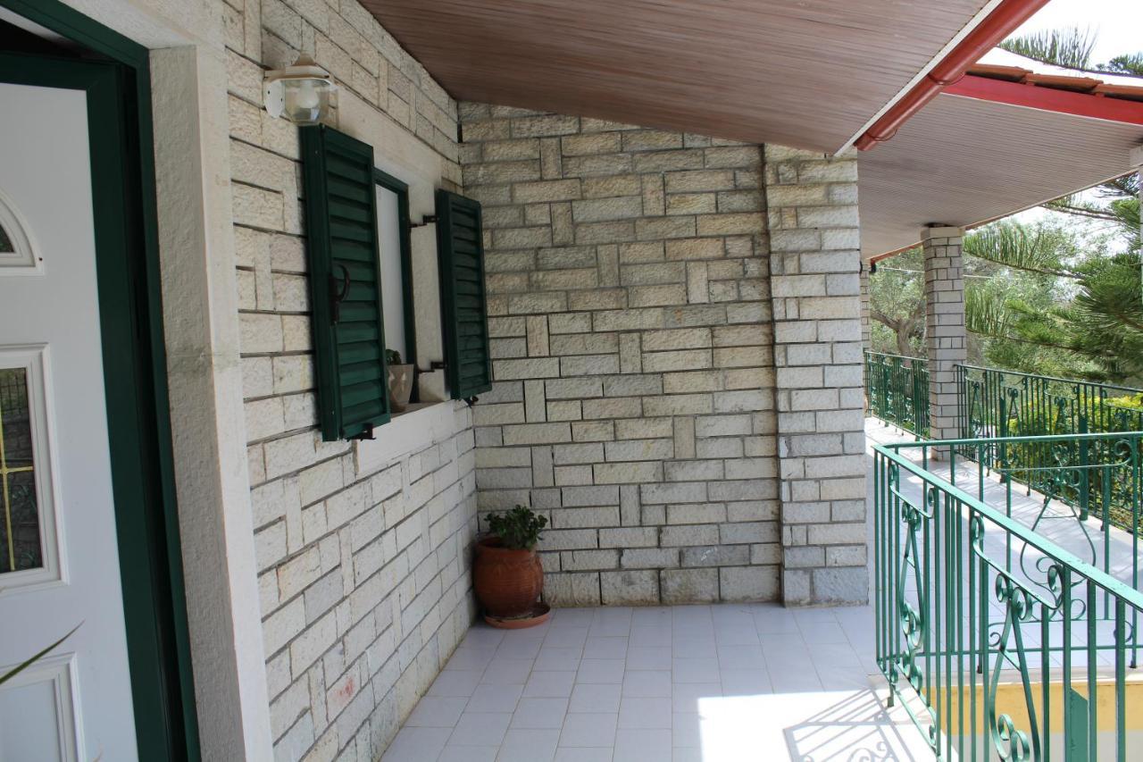 Apartment Paxos Rock *