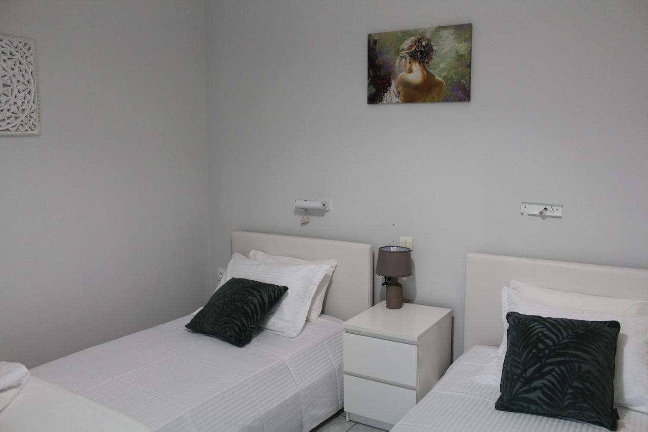 Paxos Rock Apartment *